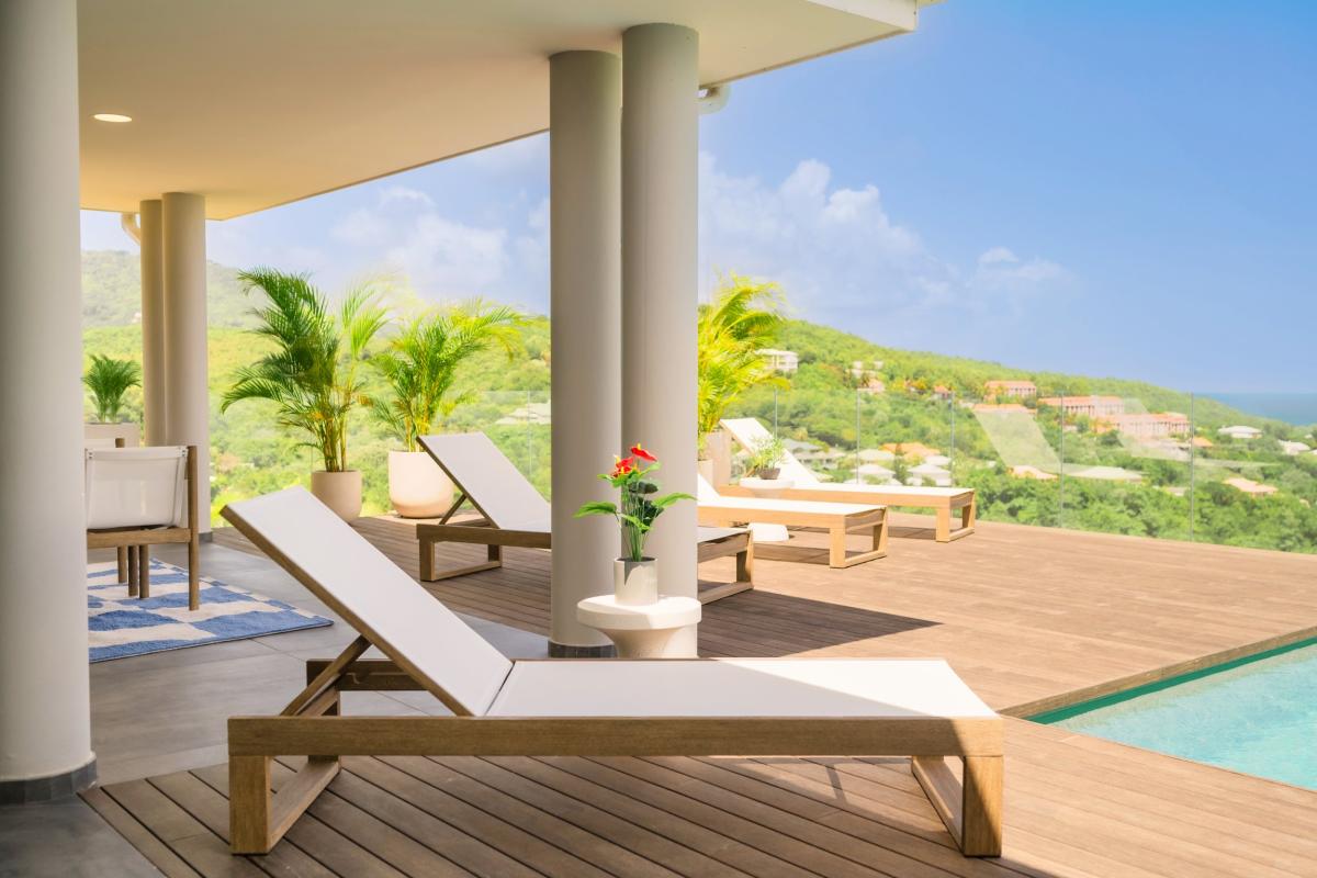 Location villa 4 chambres 8 couchages terrasse transat